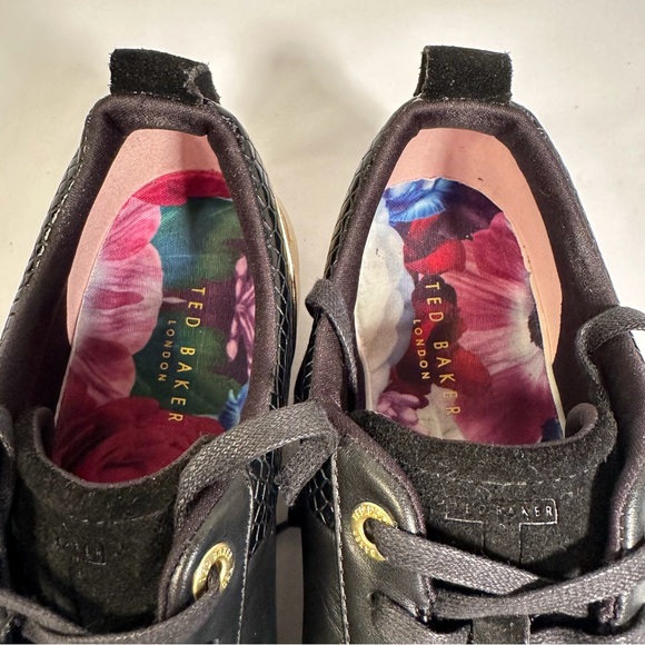 Ted Baker London Kulei V.2 Black w/Gold Accents Leather Sneaker Women's Sz 8 EUC - Picture 5 of 9